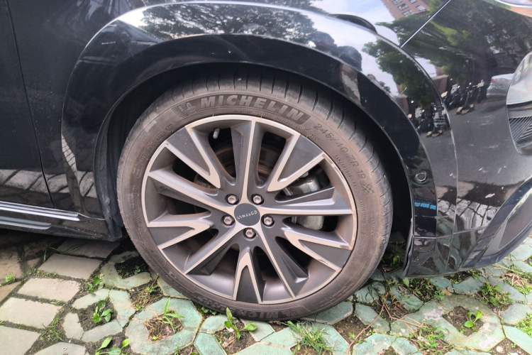 Used Lynk & Co 02 Hatchback 2021 2.0TD Halo Right Front Wheel Hub