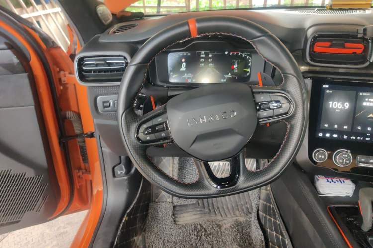Used Lynk & Co 02 Hatchback 2021 2.0TD Halo Steering Wheel