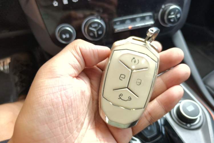 Used Lynk & Co 02 Hatchback 2021 2.0TD Halo Driving Control Kit Edition Vehicle Key