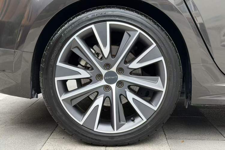 Used Lynk & Co 02 Hatchback 2021 2.0TD Halo Exterior 5