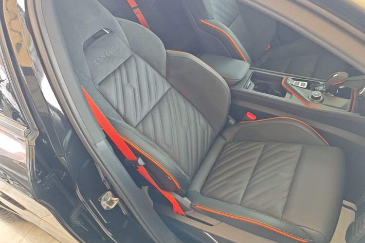 Used Lynk & Co 02 Hatchback 2021 2.0TD Halo Right Front Seat