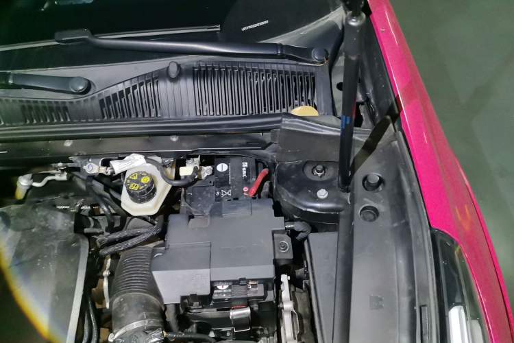 Used Lynk & Co 02 Hatchback 2021 2.0TD Halo Engine Bay Left