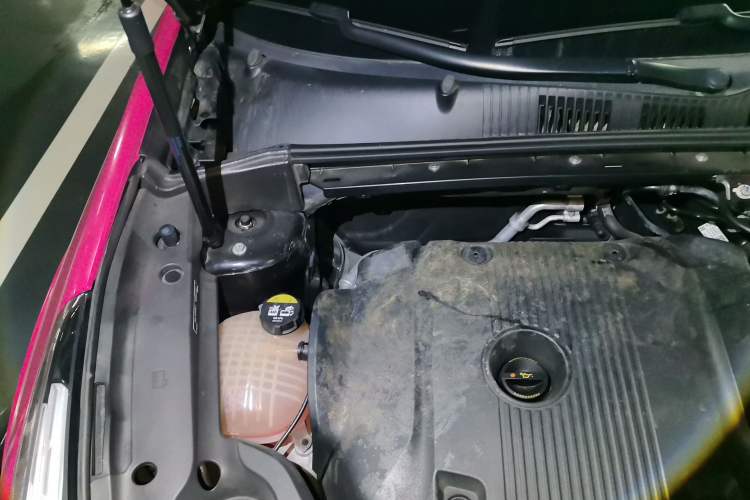 Used Lynk & Co 02 Hatchback 2021 2.0TD Halo Engine Bay Right