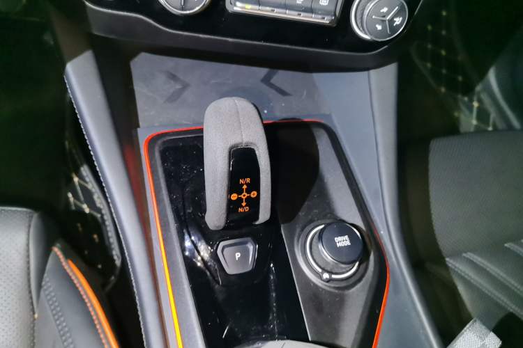Used Lynk & Co 02 Hatchback 2021 2.0TD Halo Gear Lever