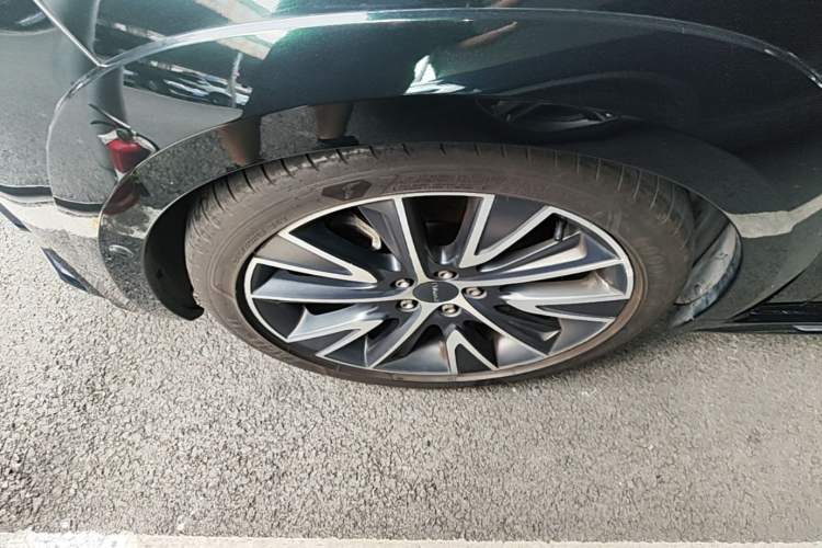 Used Lynk & Co 02 Hatchback 2021 2.0TD Halo Left Front Wheel Hub