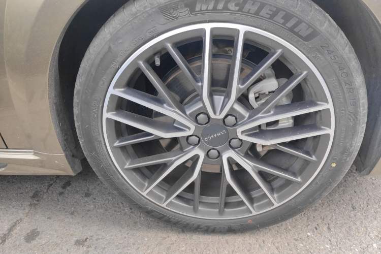 Used Lynk & Co 02 Hatchback 2021 2.0TD Halo Right Front Wheel Hub