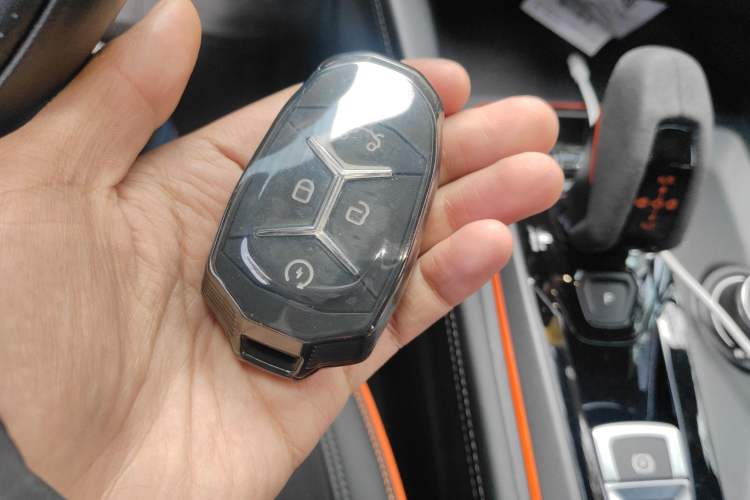 Used Lynk & Co 02 Hatchback 2021 2.0TD Halo Vehicle Key