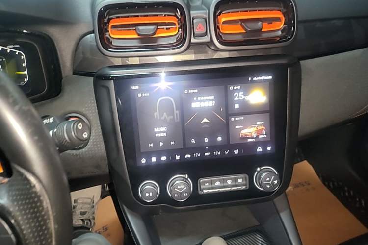 Used Lynk & Co 02 Hatchback 2021 2.0TD Halo Audio And AC Panel