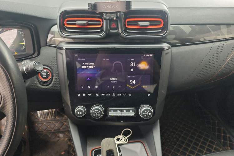 Used Lynk & Co 02 Hatchback 2021 2.0TD Halo Driving Control Kit Edition Audio And AC Panel