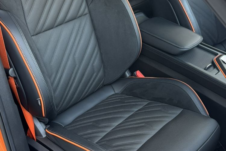 Used Lynk & Co 02 Hatchback 2021 2.0TD Halo Driving Control Kit Edition Audio And AC Panel