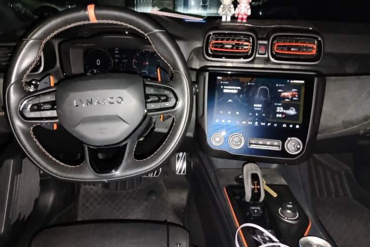 Used Lynk & Co 02 Hatchback 2021 2.0TD Halo Center Console
