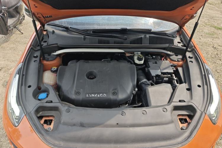 Used Lynk & Co 02 Hatchback 2021 2.0TD Halo Driving Control Kit Edition Engine Bay