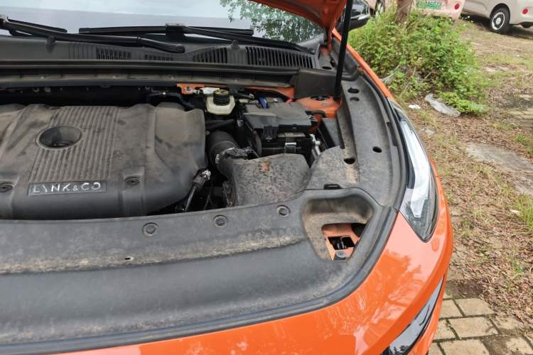 Used Lynk & Co 02 Hatchback 2021 2.0TD Halo Engine Bay Left