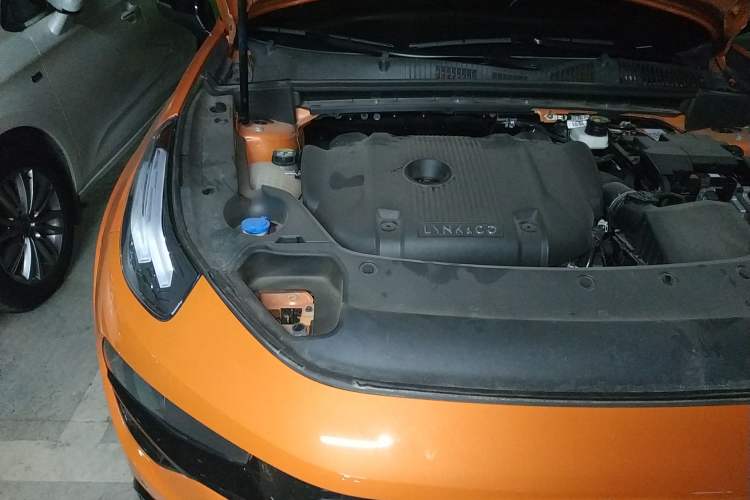 Used Lynk & Co 02 Hatchback 2021 2.0TD Halo Engine Bay Right
