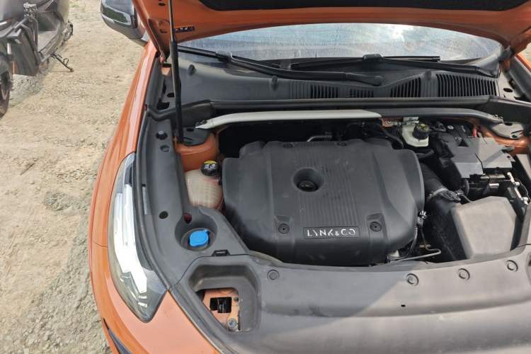 Used Lynk & Co 02 Hatchback 2021 2.0TD Halo Driving Control Kit Edition Engine Bay Right