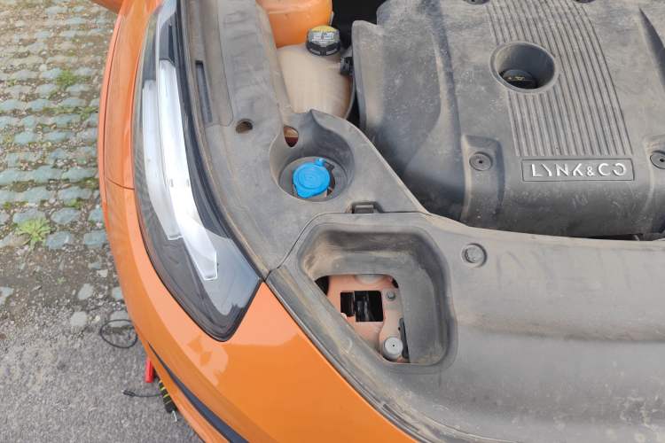 Used Lynk & Co 02 Hatchback 2021 2.0TD Halo Engine Bay Right