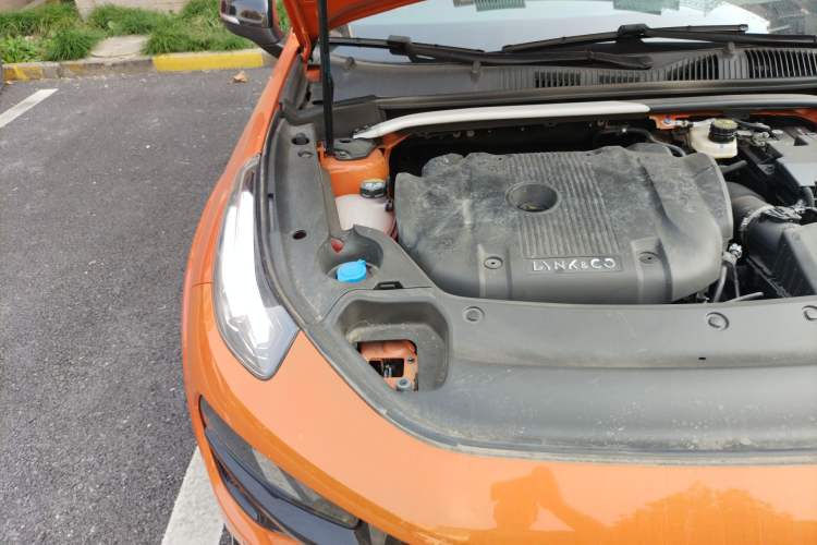 Used Lynk & Co 02 Hatchback 2021 2.0TD Halo Driving Control Kit Edition Engine Bay Right