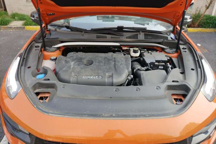 Used Lynk & Co 02 Hatchback 2021 2.0TD Halo Driving Control Kit Edition Engine Bay