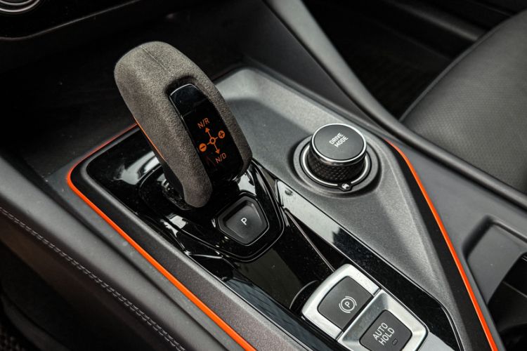 Used Lynk & Co 02 Hatchback 2021 2.0TD Halo Driving Control Kit Edition Gear Lever