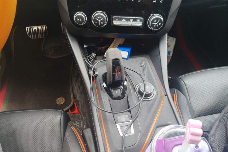 Used Lynk & Co 02 Hatchback 2021 2.0TD Halo Driving Control Kit Edition Gear Lever