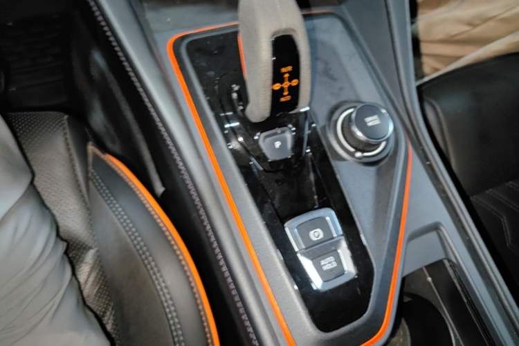 Used Lynk & Co 02 Hatchback 2021 2.0TD Halo Gear Lever