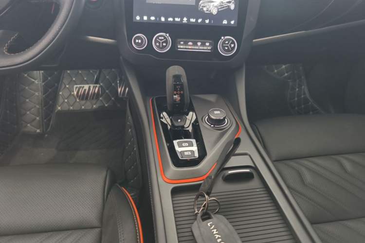 Used Lynk & Co 02 Hatchback 2021 2.0TD Halo Gear Lever