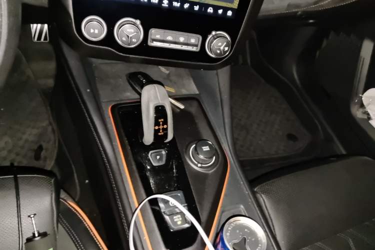 Used Lynk & Co 02 Hatchback 2021 2.0TD Halo Gear Lever