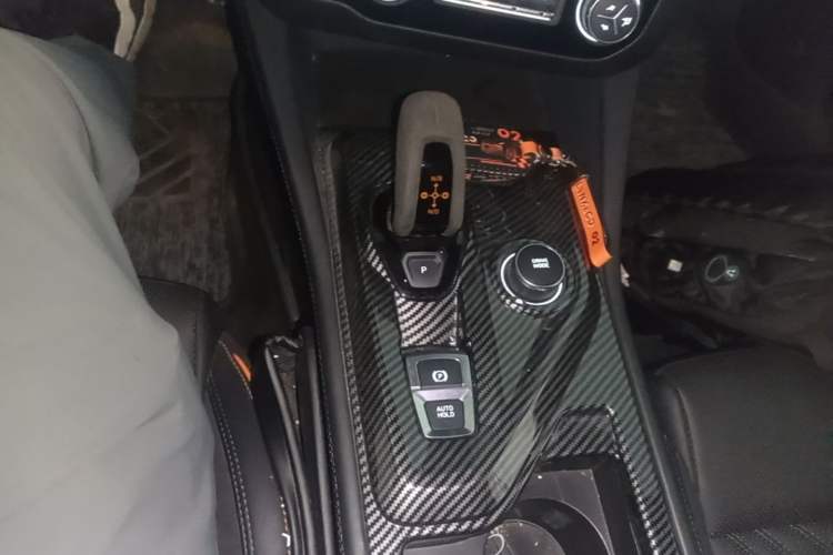 Used Lynk & Co 02 Hatchback 2021 2.0TD Halo Driving Control Kit Edition Gear Lever