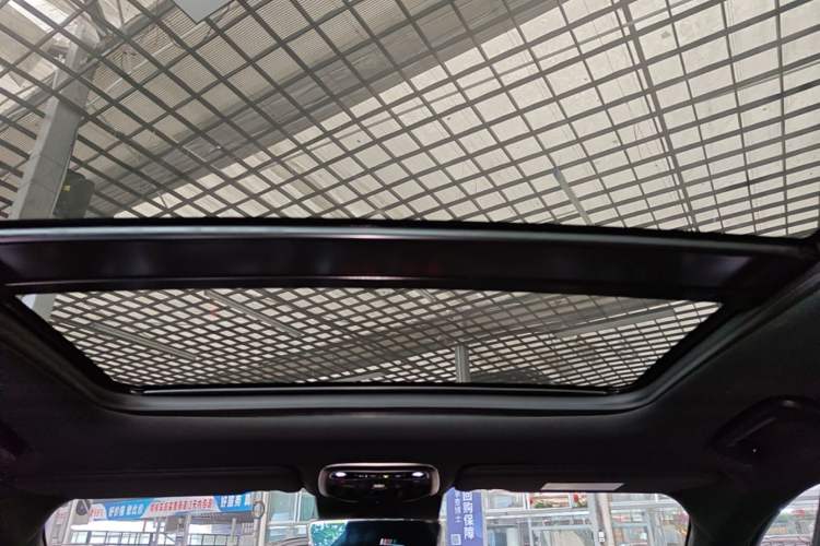 Used Lynk & Co 02 Hatchback 2021 2.0TD Halo Driving Control Kit Edition Headliner
