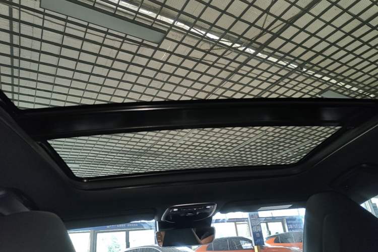 Used Lynk & Co 02 Hatchback 2021 2.0TD Halo Driving Control Kit Edition Headliner