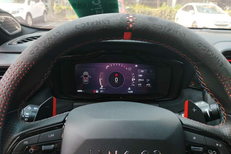 Used Lynk & Co 02 Hatchback 2021 2.0TD Halo Driving Control Kit Edition Instrument Cluster