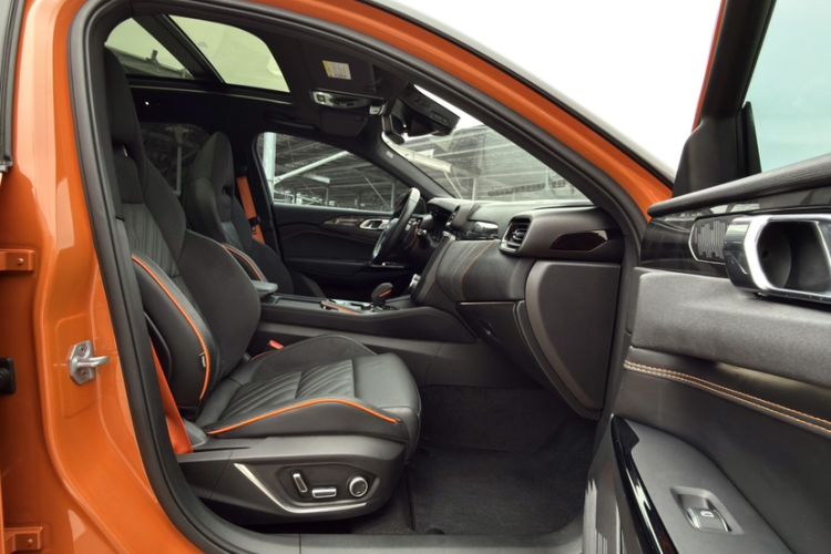 Used Lynk & Co 02 Hatchback 2021 2.0TD Halo Driving Control Kit Edition Interior 8