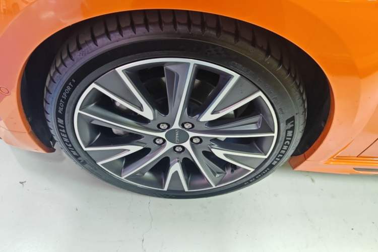 Used Lynk & Co 02 Hatchback 2021 2.0TD Halo Left Front Wheel Hub