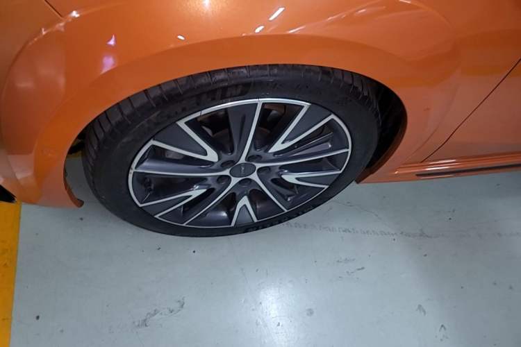 Used Lynk & Co 02 Hatchback 2021 2.0TD Halo Left Front Wheel Hub