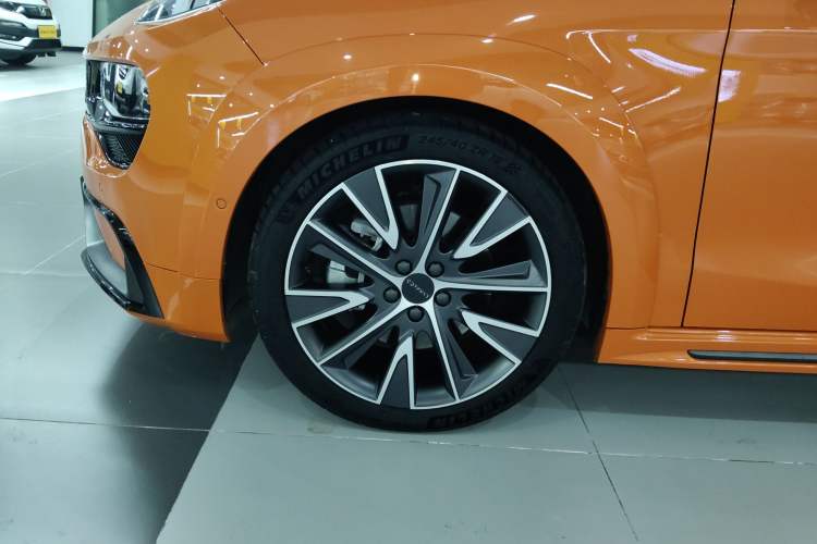 Used Lynk & Co 02 Hatchback 2021 2.0TD Halo Left Front Wheel Hub