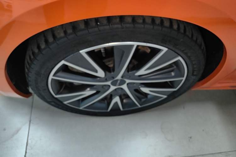 Used Lynk & Co 02 Hatchback 2021 2.0TD Halo Left Front Wheel Hub