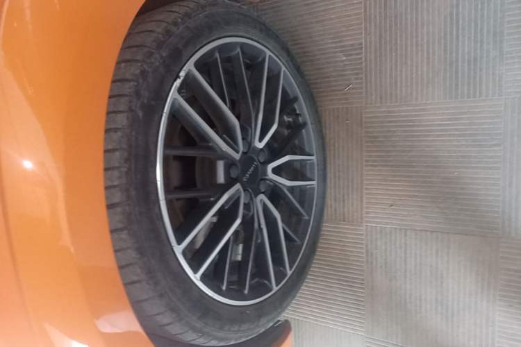 Used Lynk & Co 02 Hatchback 2021 2.0TD Halo Driving Control Kit Edition Left Front Wheel Hub