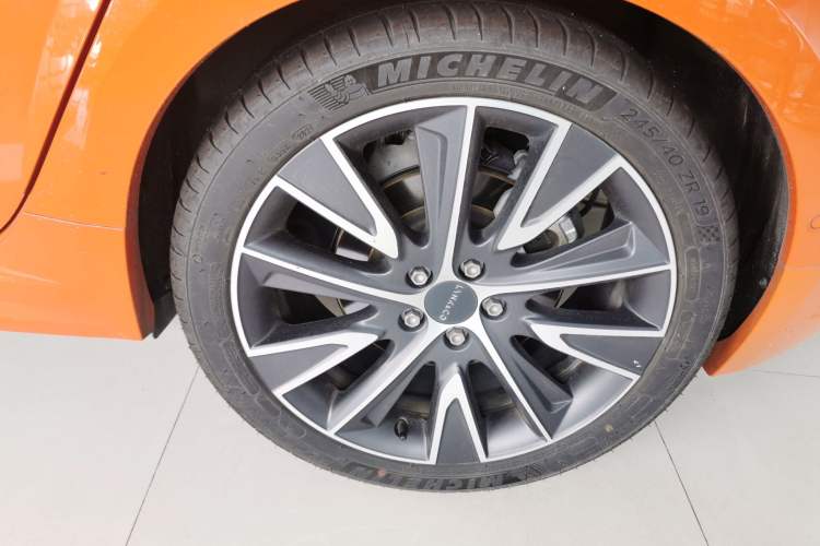 Used Lynk & Co 02 Hatchback 2021 2.0TD Halo Left Rear Wheel Hub