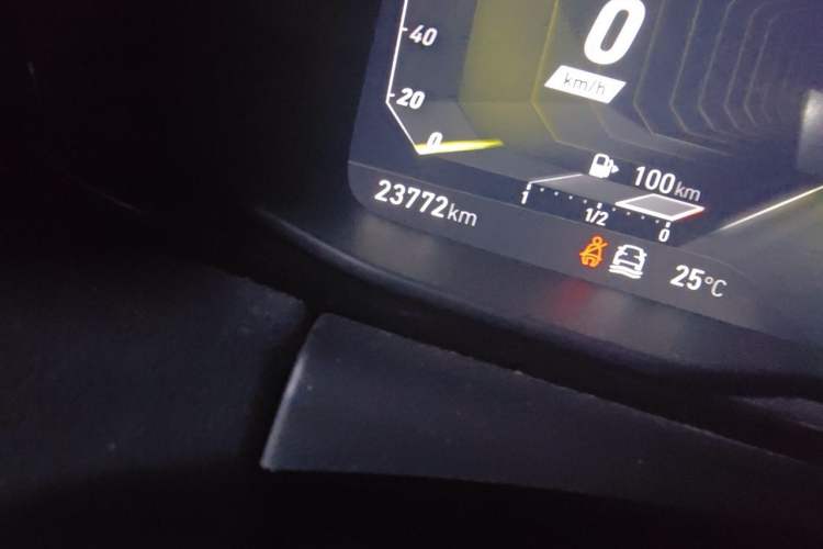 Used Lynk & Co 02 Hatchback 2021 2.0TD Halo Driving Control Kit Edition Odometer Close Up