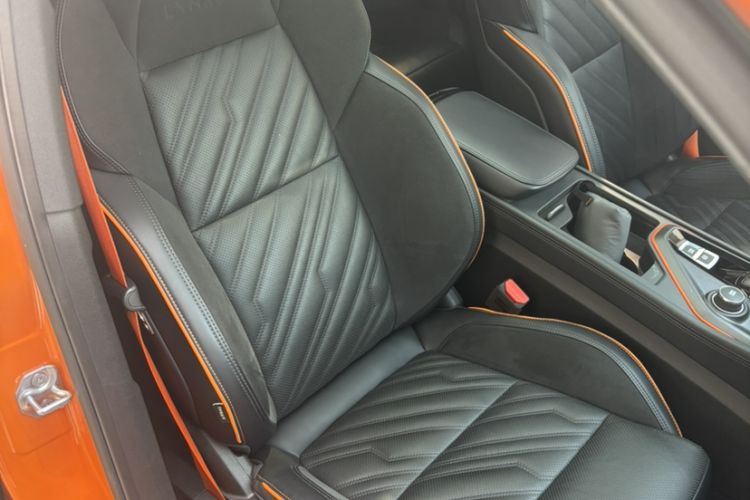 Used Lynk & Co 02 Hatchback 2021 2.0TD Halo Driving Control Kit Edition Right Front Seat