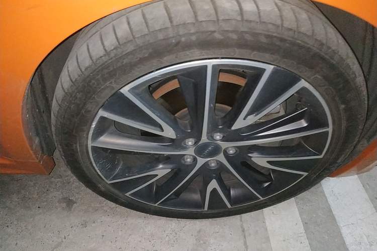 Used Lynk & Co 02 Hatchback 2021 2.0TD Halo Right Front Wheel Hub