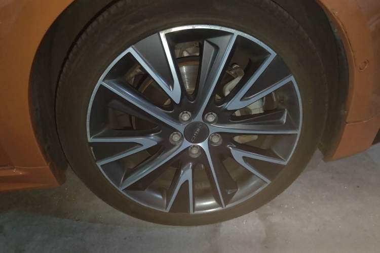 Used Lynk & Co 02 Hatchback 2021 2.0TD Halo Right Front Wheel Hub