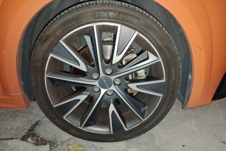 Used Lynk & Co 02 Hatchback 2021 2.0TD Halo Right Front Wheel Hub
