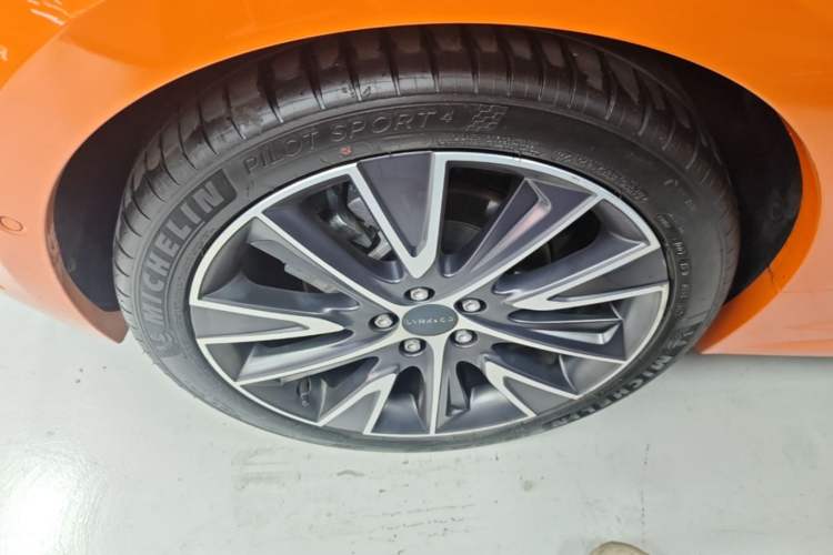 Used Lynk & Co 02 Hatchback 2021 2.0TD Halo Right Rear Wheel Hub