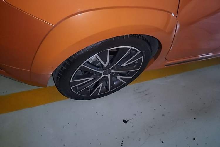 Used Lynk & Co 02 Hatchback 2021 2.0TD Halo Right Rear Wheel Hub