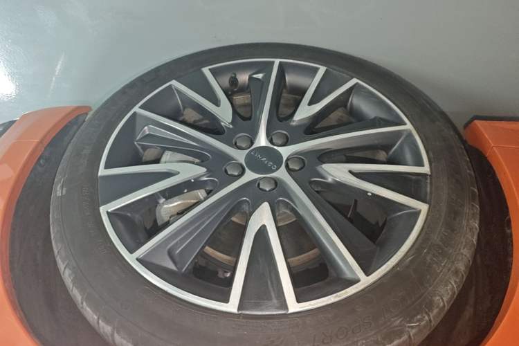 Used Lynk & Co 02 Hatchback 2021 2.0TD Halo Right Rear Wheel Hub