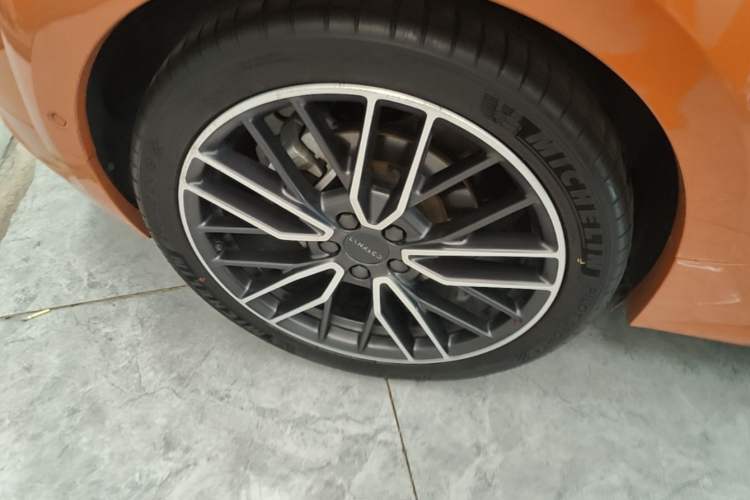 Used Lynk & Co 02 Hatchback 2021 2.0TD Halo Driving Control Kit Edition Right Rear Wheel Hub