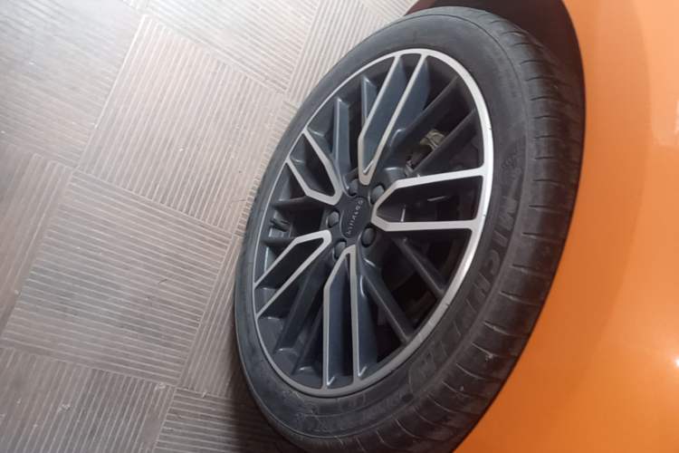 Used Lynk & Co 02 Hatchback 2021 2.0TD Halo Driving Control Kit Edition Right Rear Wheel Hub
