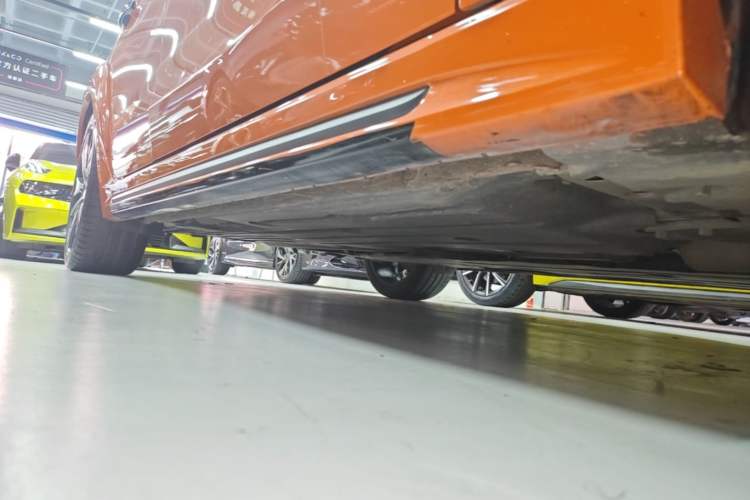 Used Lynk & Co 02 Hatchback 2021 2.0TD Halo Right Side Sill