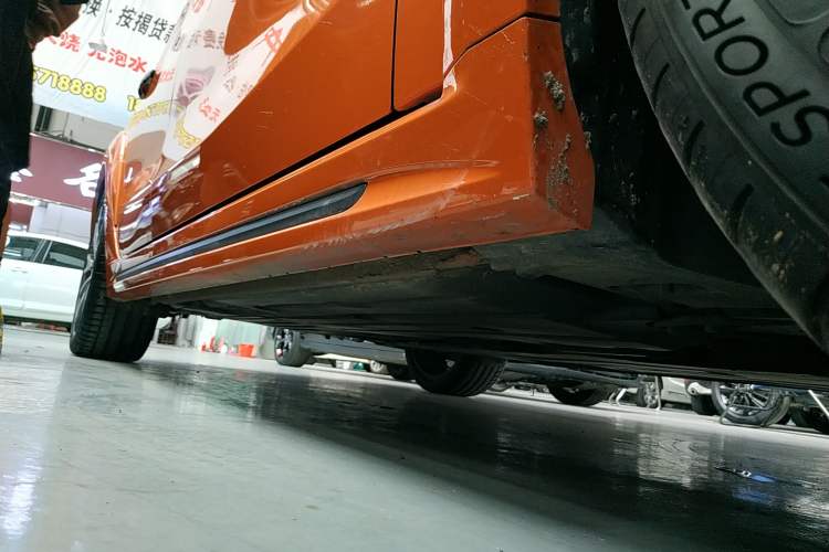 Used Lynk & Co 02 Hatchback 2021 2.0TD Halo Right Side Sill